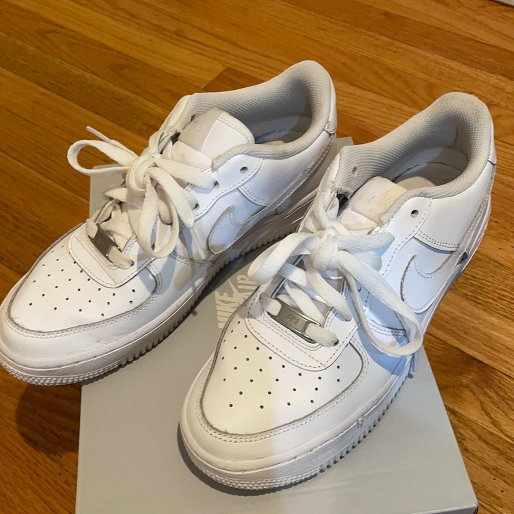 Nike Air Force 1 - Girls size 6 1/2 Youth / 7 1/2 Women’s